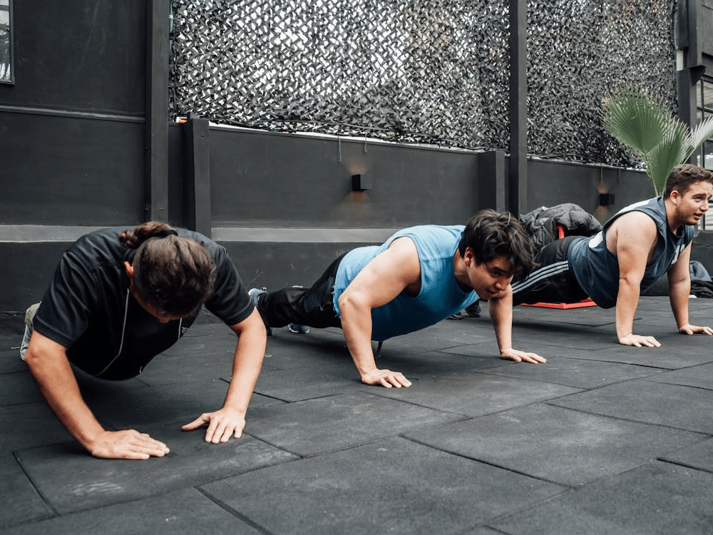 Wat er gebeurt met je lichaam als je elke dag dezelfde vijf oefeningen doet